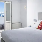 Hotiday Santorini