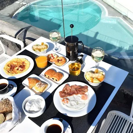 Hotiday Santorini 4* Ia