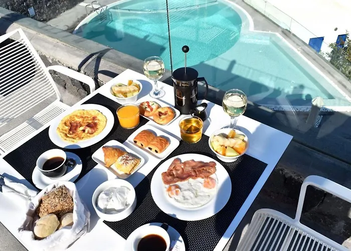 Hotiday Santorini 4* Ía