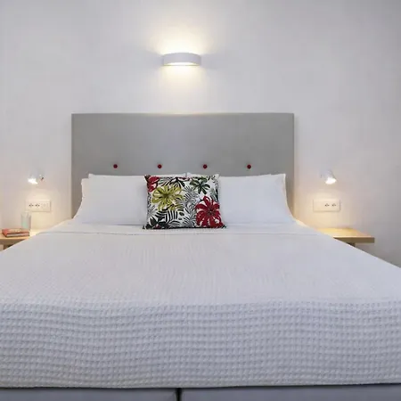 Hotiday Santorini 4*
